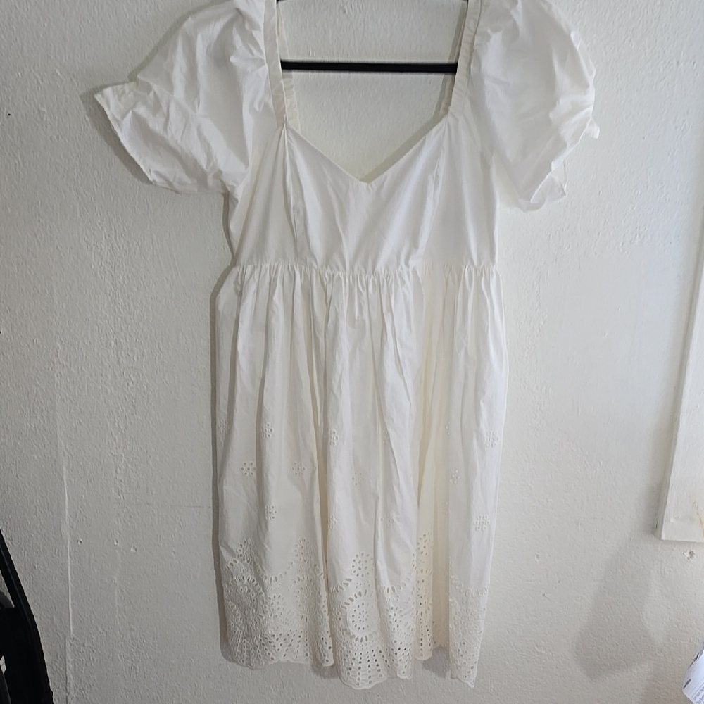 Elegant White Puff Sleeve Dress